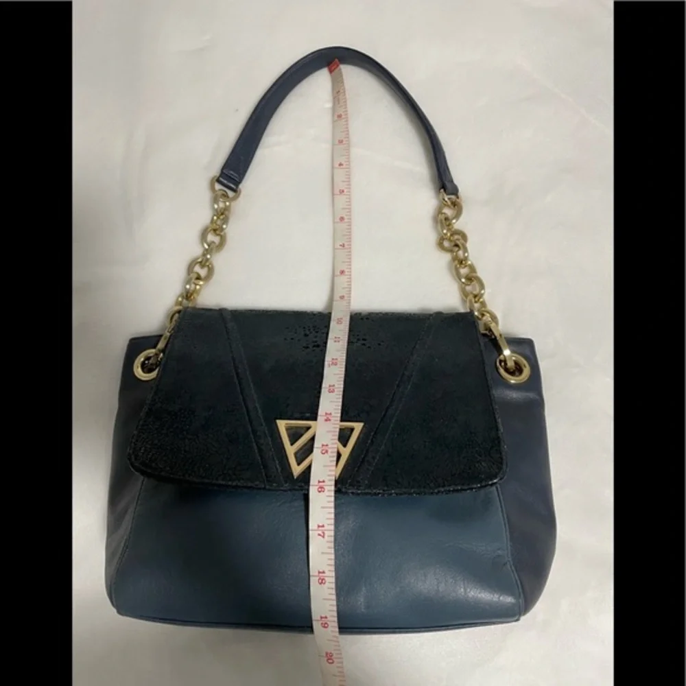 Kelly Wynne Pop the Champagne Shoulder Bag